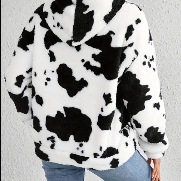COPY - Cow hoodie - Picture 3 of 3